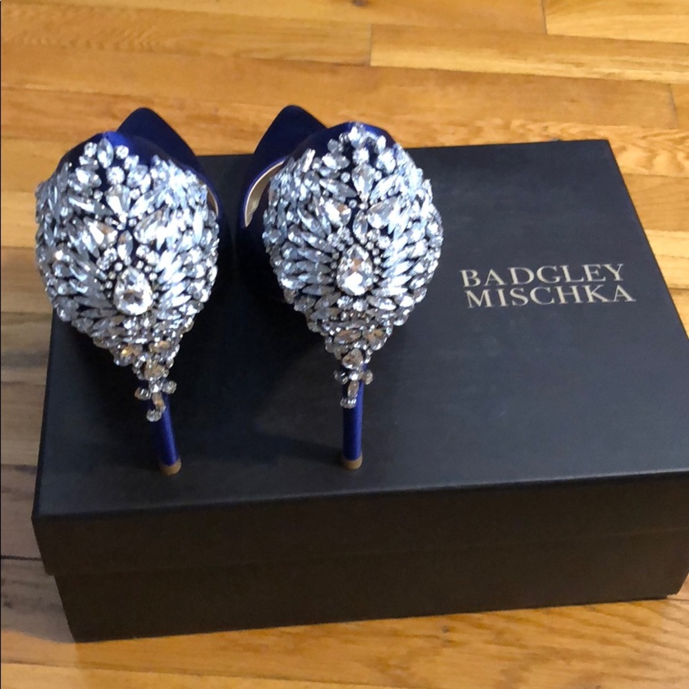 Badgley Mischka Blue Heels with Silver Embellishments - Picture 2 of 6